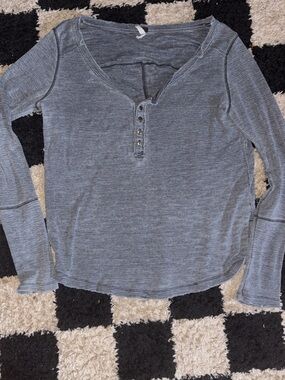We The Free Heather Gray Long-Sleeve Henley Top